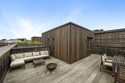 25, Elizabeth Court Tryon Crescent, London, E9 7RY