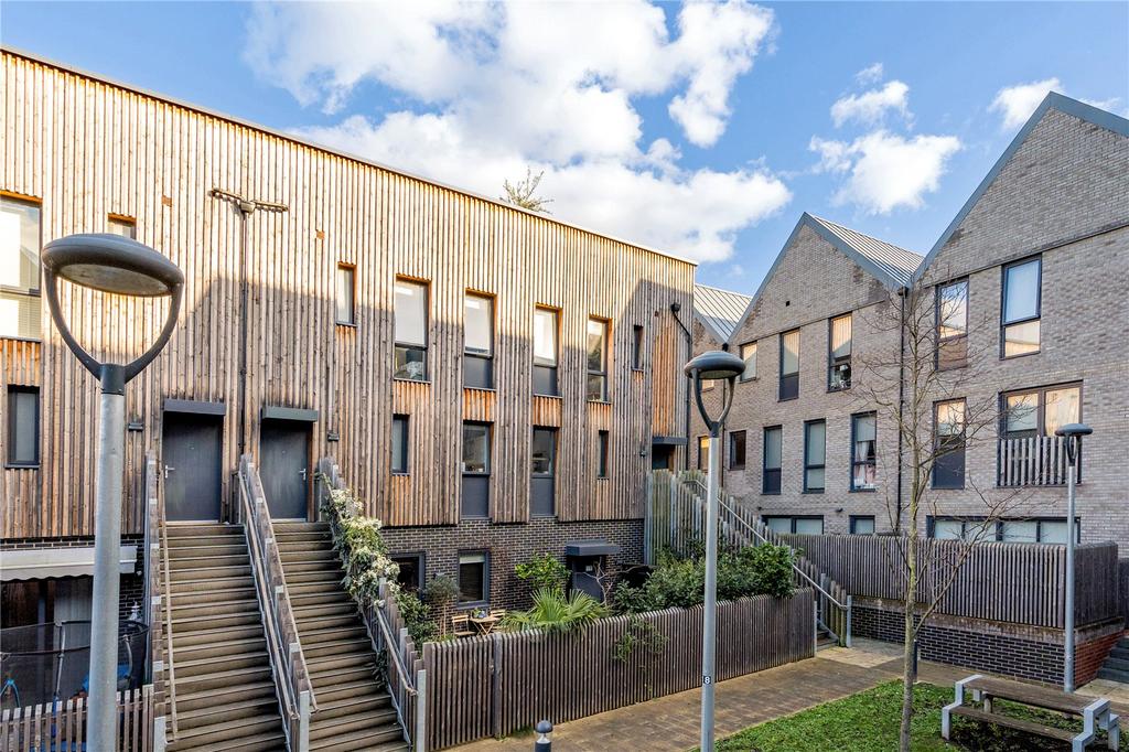 Elizabeth Court, E9