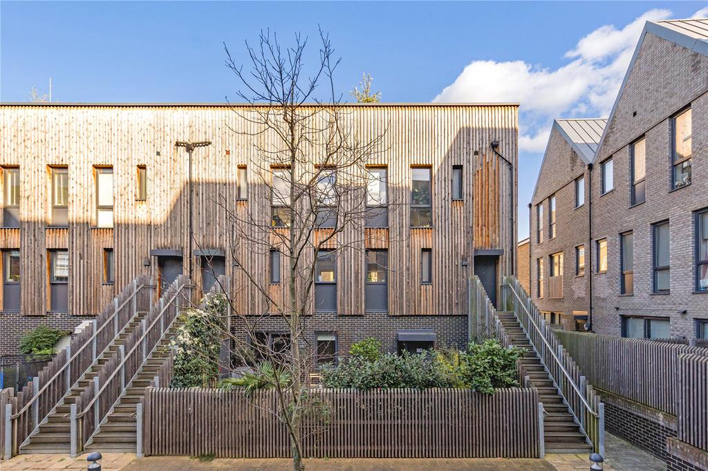 Elizabeth Court, E9