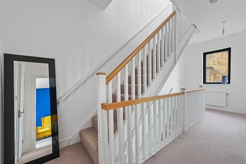 25, Elizabeth Court Tryon Crescent, London, E9 7RY