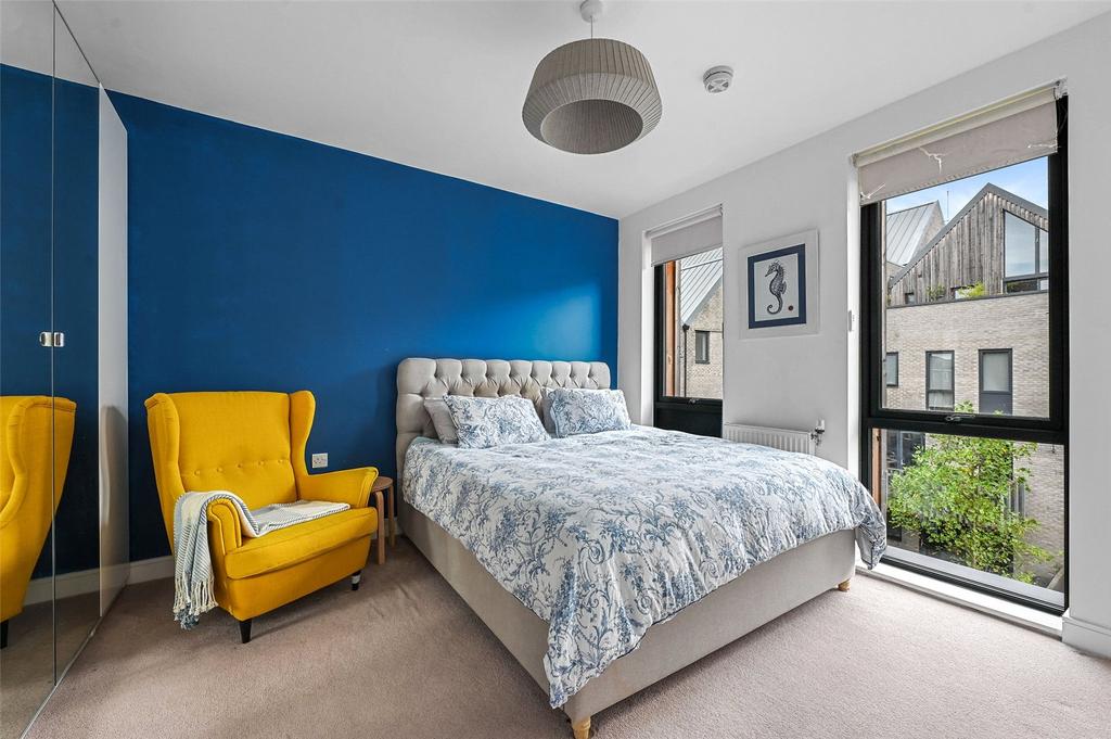 Elizabeth Court, E9