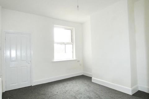 3 bedroom terraced house to rent, Boughey Street, Stoke-on-Trent, ST4 5RN