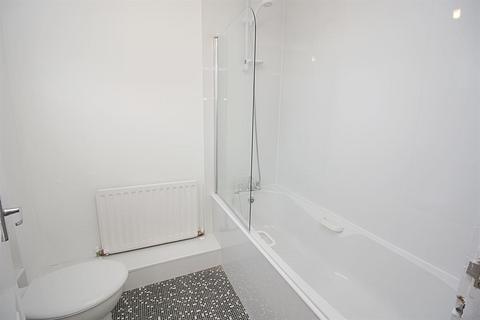 2 bedroom terraced house to rent, Blucher, Newcastle upon Tyne NE15