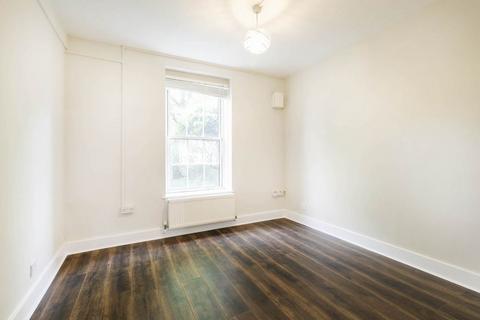 2 bedroom flat to rent, W2