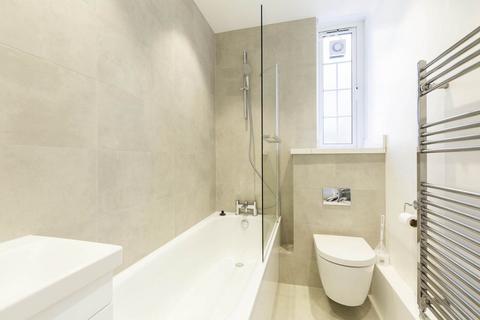 2 bedroom flat to rent, W2