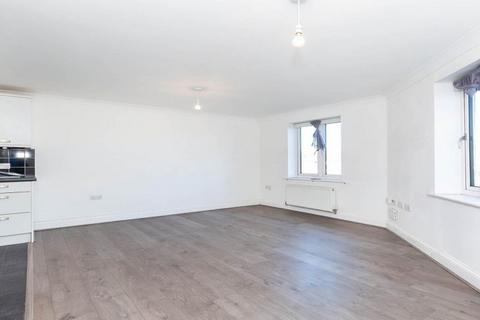 2 bedroom flat to rent, N13