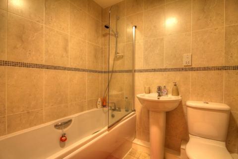 2 bedroom flat to rent, Herons Court, Durham, County Durham, DH1