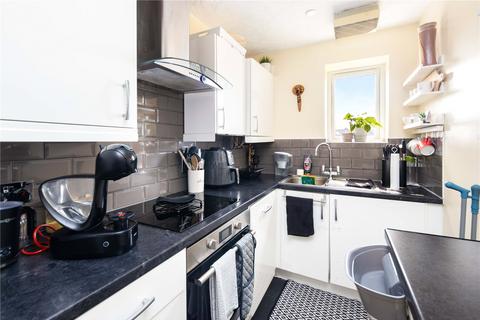 2 bedroom flat for sale, Gloucester House, 26 Gatcombe Road, London, E16