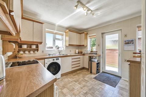 4 bedroom bungalow for sale, Long Lane, Reading RG31