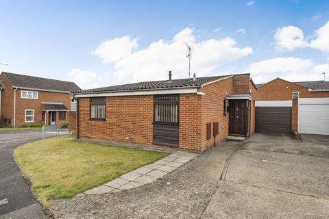 2 bedroom bungalow for sale, Hurst Park Road, Reading RG10