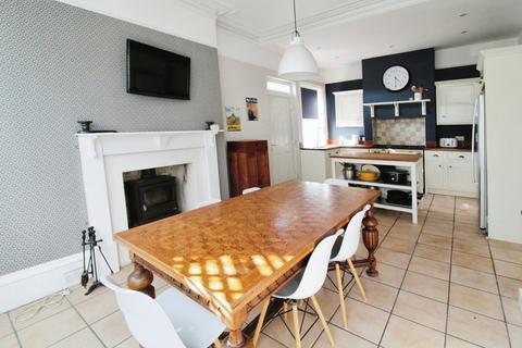 5 bedroom end of terrace house for sale, Elm Street, Lancashire BB8