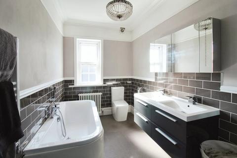 5 bedroom end of terrace house for sale, Elm Street, Lancashire BB8