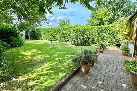 8 Clarence Road, Capel Le Ferne, Folkestone, CT18 7LW