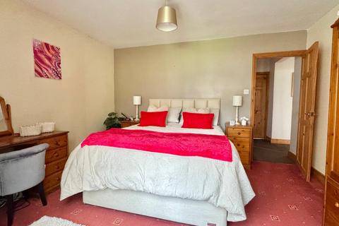 8 Clarence Road, Capel Le Ferne, Folkestone, CT18 7LW