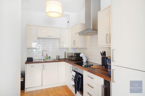 Flat 3, 13 Lower Marsh, London, SE1 7RJ