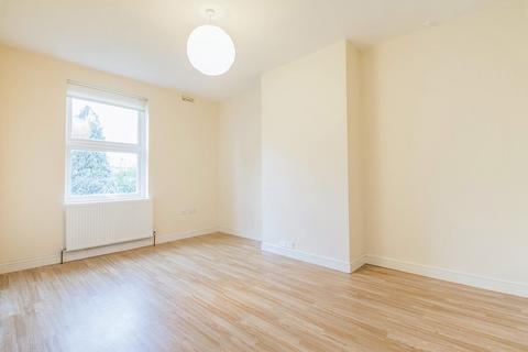 2 bedroom end of terrace house to rent, King Street, Leeds LS27