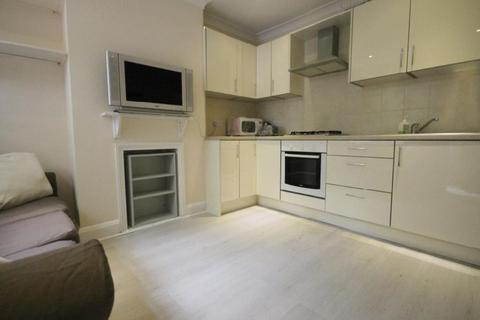 4 bedroom house to rent, Egham Hill, Surrey TW20