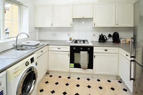 4 bedroom terraced house to rent, Nightingale Shott, Surrey TW20