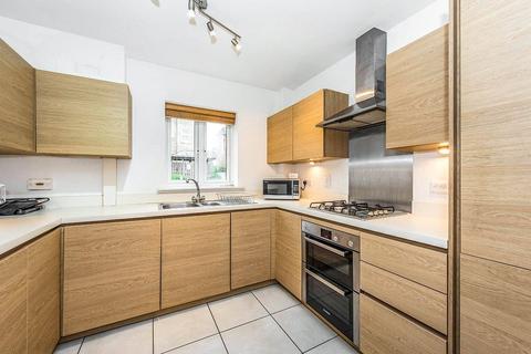 3 bedroom house to rent, Egham Hill, Surrey TW20