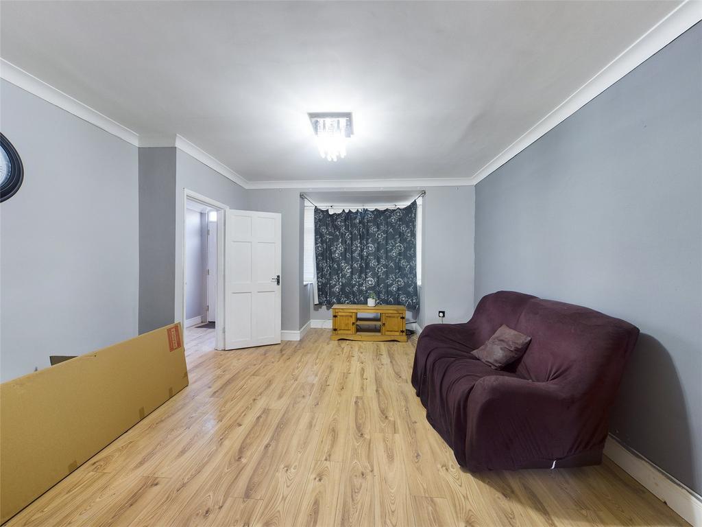 House in Romford - View 3