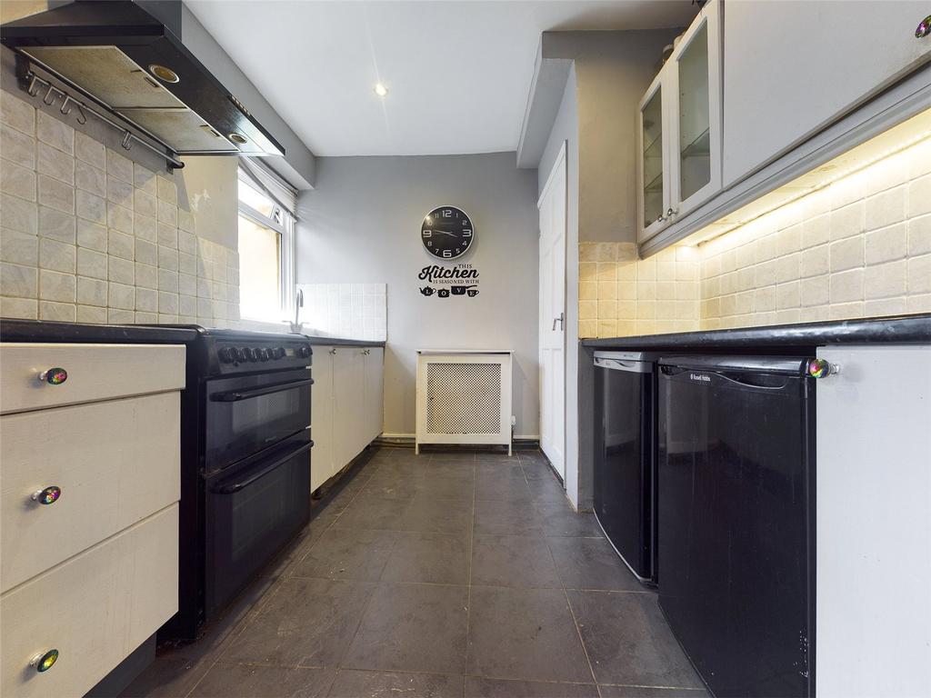 House in Romford - More