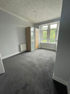 3 bedroom flat to rent, John Wood Street, Bottom, Port Glasgow, PA15