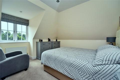 5 Highdown Close, Banstead, SM7 1AS
