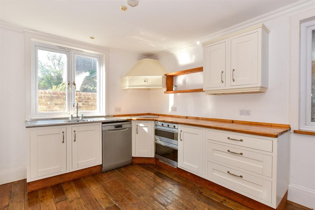 Kitchen /Dining Area