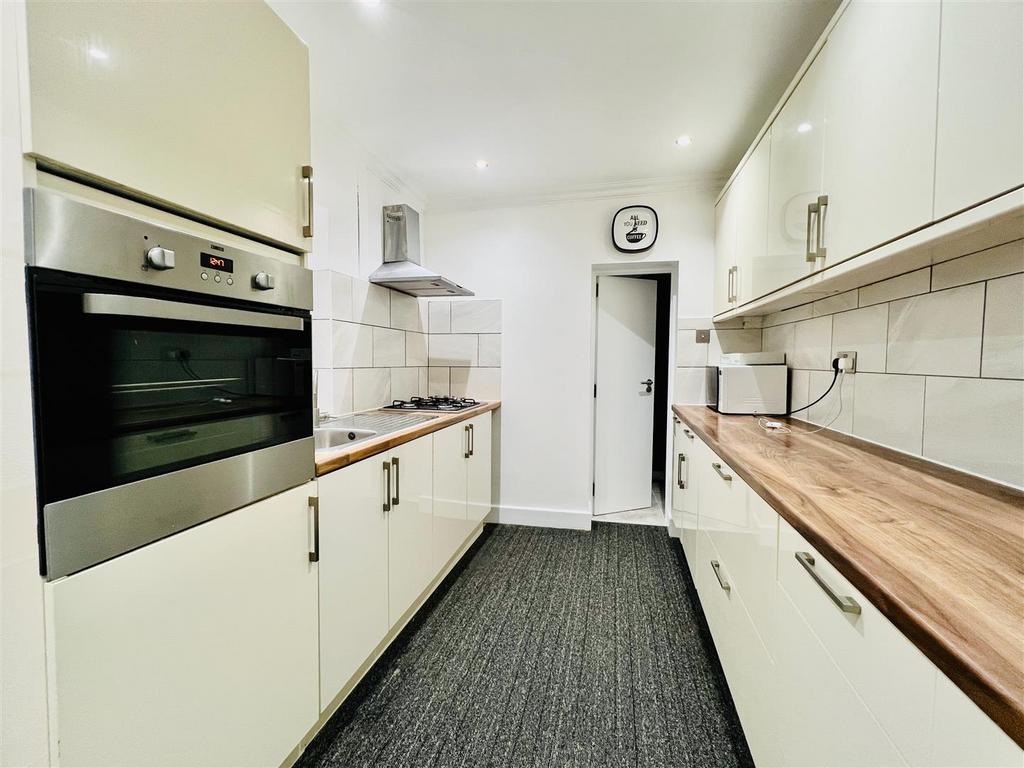 Kitchen main.jpeg