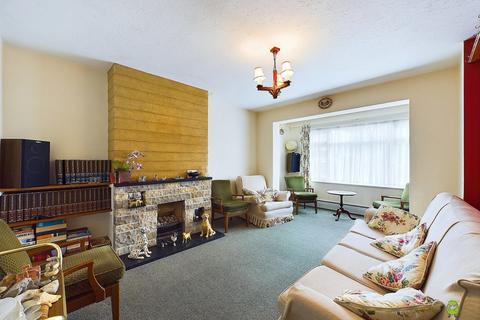 14 Glenview, London, SE2 0SD
