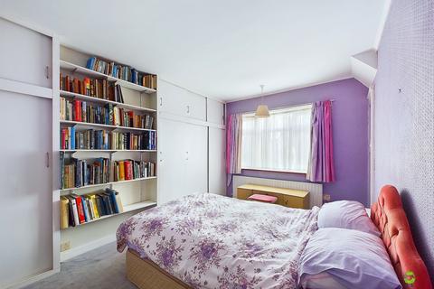 14 Glenview, London, SE2 0SD