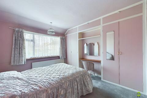 14 Glenview, London, SE2 0SD