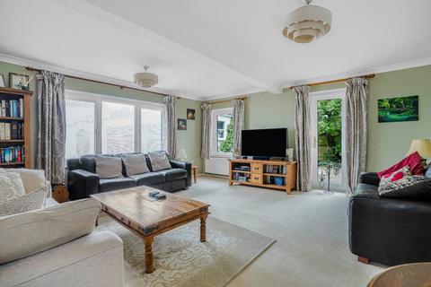 33 Slave Hill, Haddenham, Aylesbury, HP17 8AY
