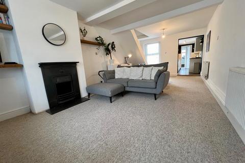 28 Alexandra Road, Burnham-on-crouch, CM0 8BW
