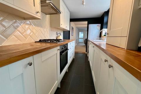 28 Alexandra Road, Burnham-on-crouch, CM0 8BW