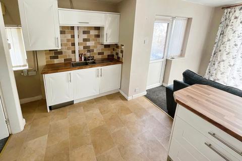 2 bedroom semi-detached house to rent, Knowl Road, Rochdale, OL16