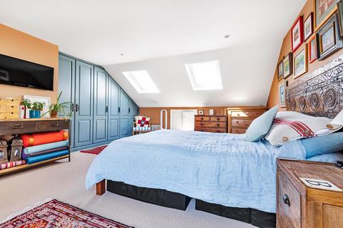 100 Kings Road, Kingston Upon Thames, KT2 5HT