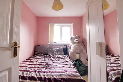 5 Farm Close, Cheshunt, Waltham Cross, EN8 8PD