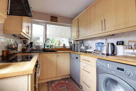 5 Farm Close, Cheshunt, Waltham Cross, EN8 8PD