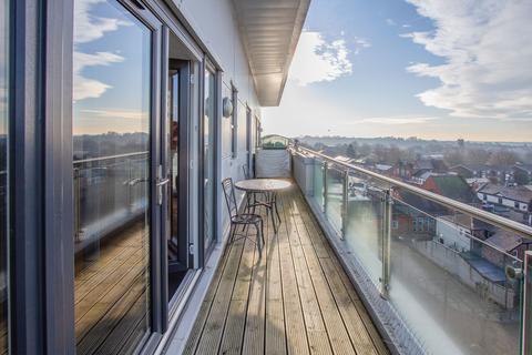 2 bedroom apartment to rent, at Manchester, Penthouse Apartment, Zinc Court M25