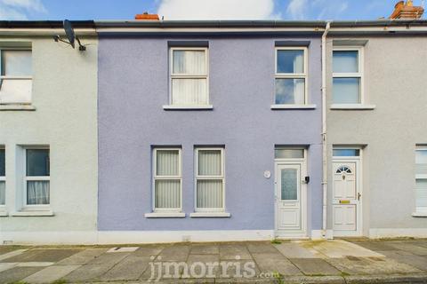 3 bedroom terraced house for sale, 11 Brodog Terrace, Fishguard