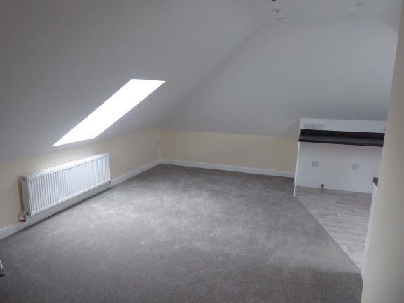Flat 5 Regency Court - Living Kitchen.JPG