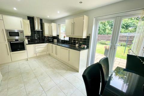 4 bedroom detached house for sale, Hatherall Close, Stratton St. Margaret, Swindon