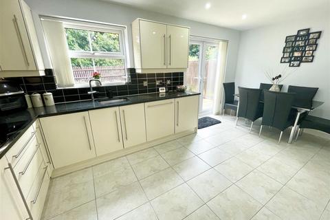 26 Hatherall Close, Stratton St Margaret, Swindon, SN3 4LQ