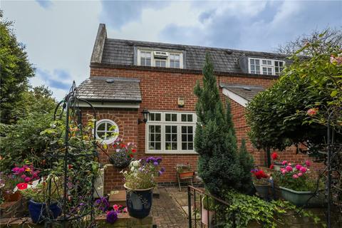 2 bedroom end of terrace house for sale, Langford Close, London, W3