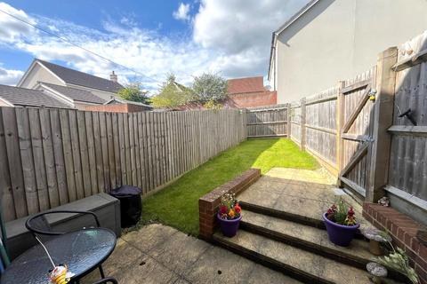 2 bedroom end of terrace house to rent, Meek Road, Newent, Gloucestershire