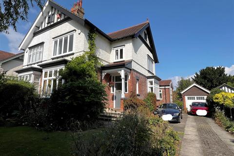 4 bedroom semi-detached house for sale, Weelsby Road, Grimsby, N.E. Lincs, DN32 0QA