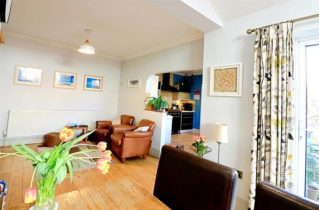 Living/dining room