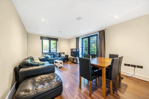 2 bedroom flat for sale, Victoria Drive, Southfields