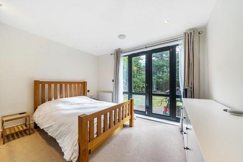 2 bedroom flat for sale, Victoria Drive, Southfields